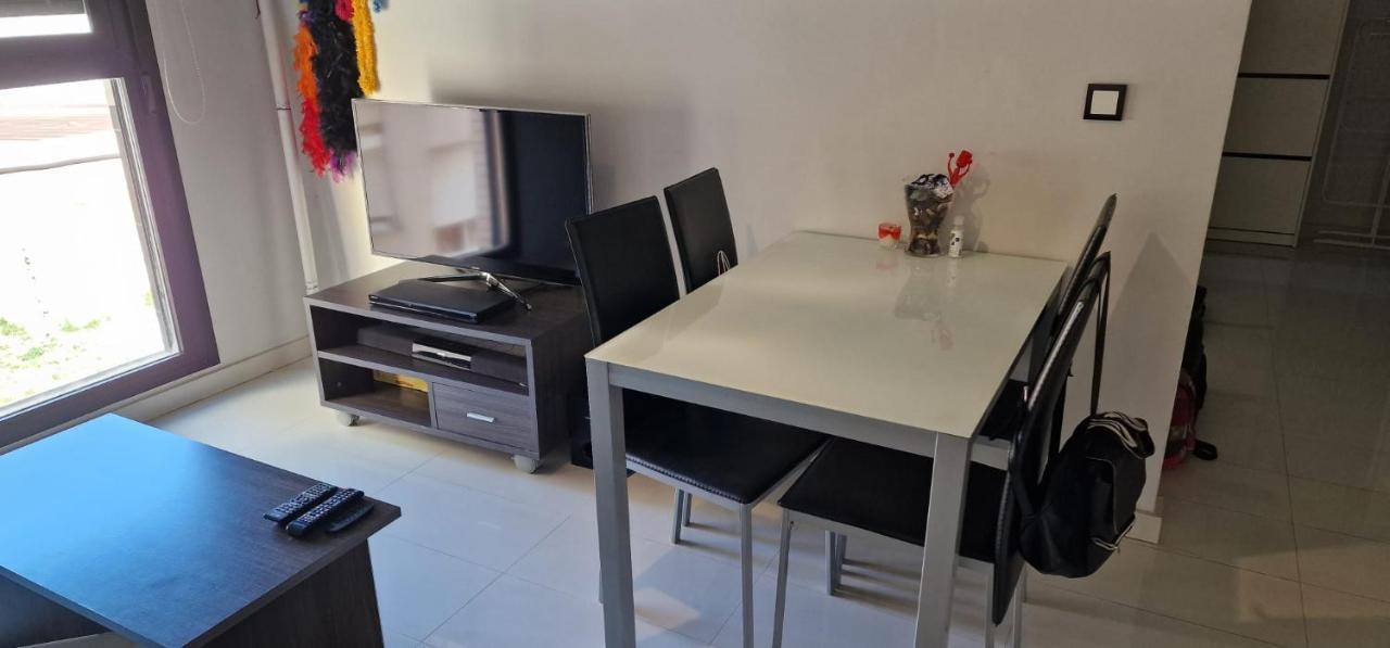 Holiday Studio Apartment Denia Bagian luar foto